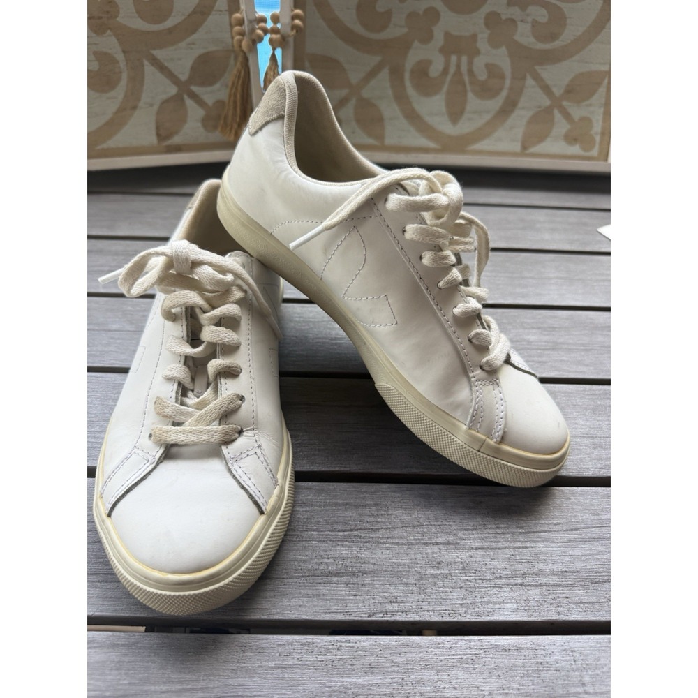 Veja White Leather Sneaker Stitched Logo Low Top Lace Up US Size 6.5/7 EUR 37